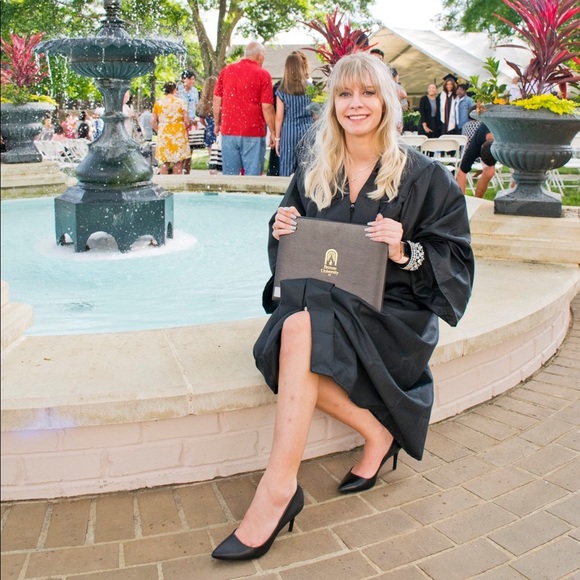 MEET YOUR POSHER - Picture 5 of 6